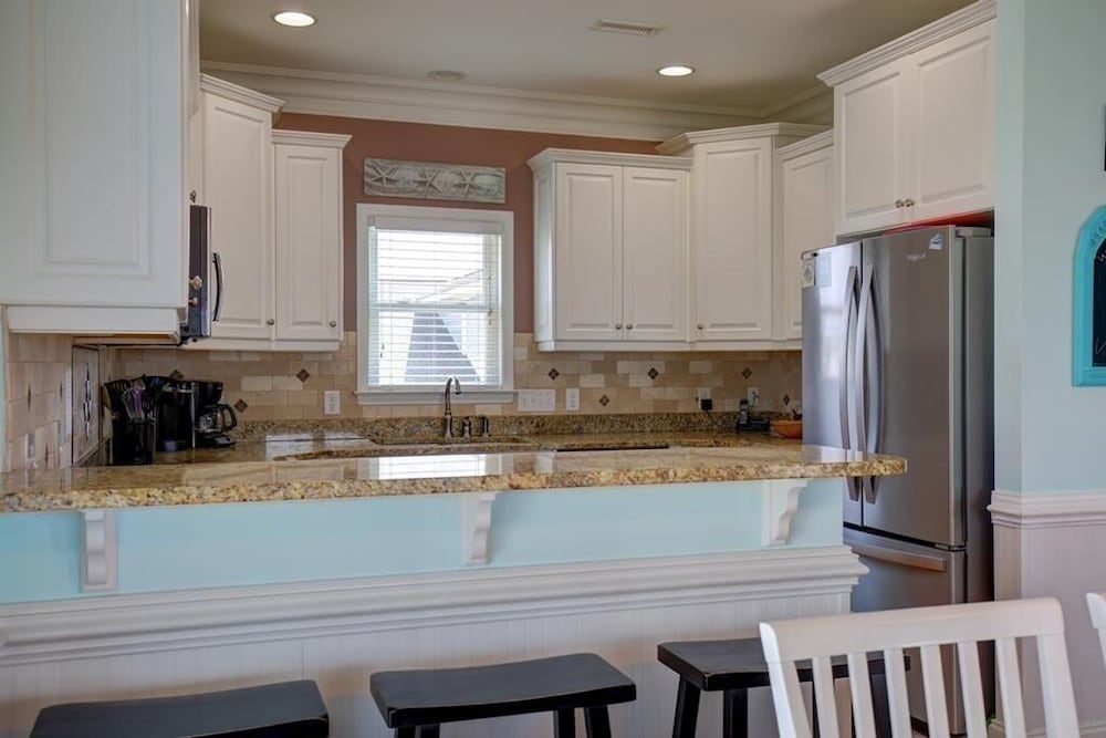 Halfway To Heaven 5 Bedroom Home by RedAwning
