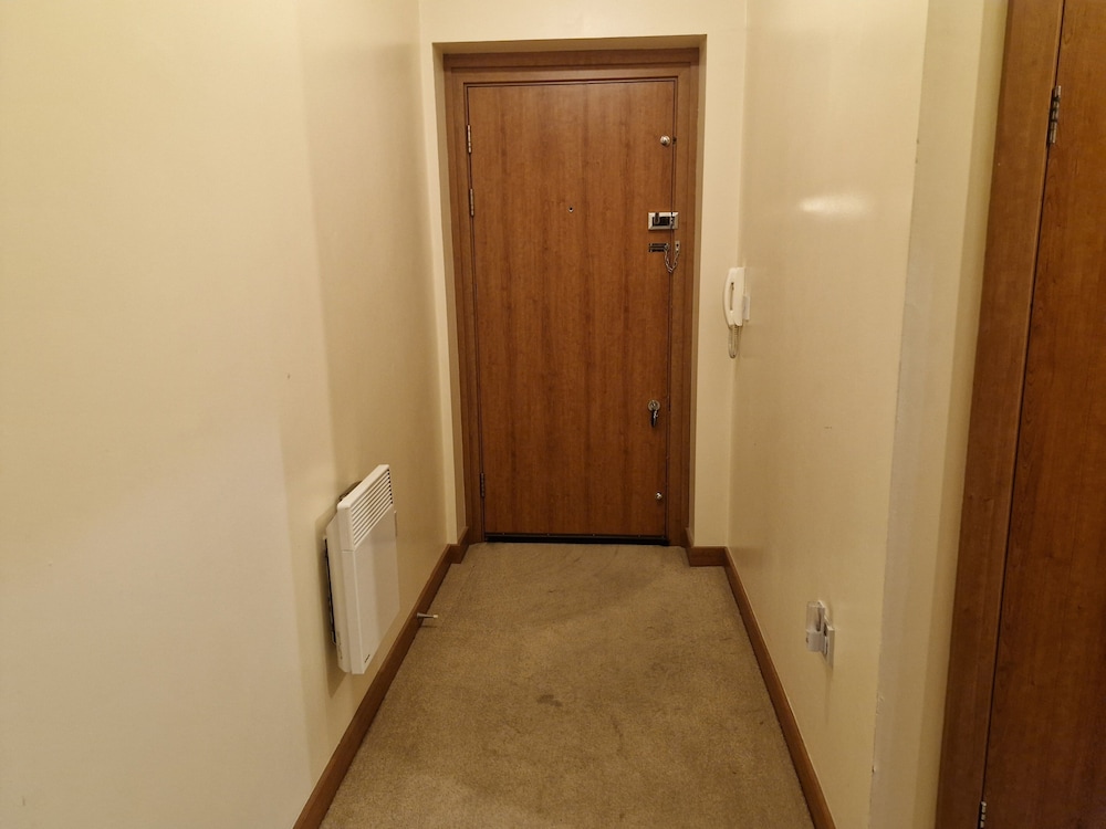 Impeccable 1-bed Apartment in Purfleet