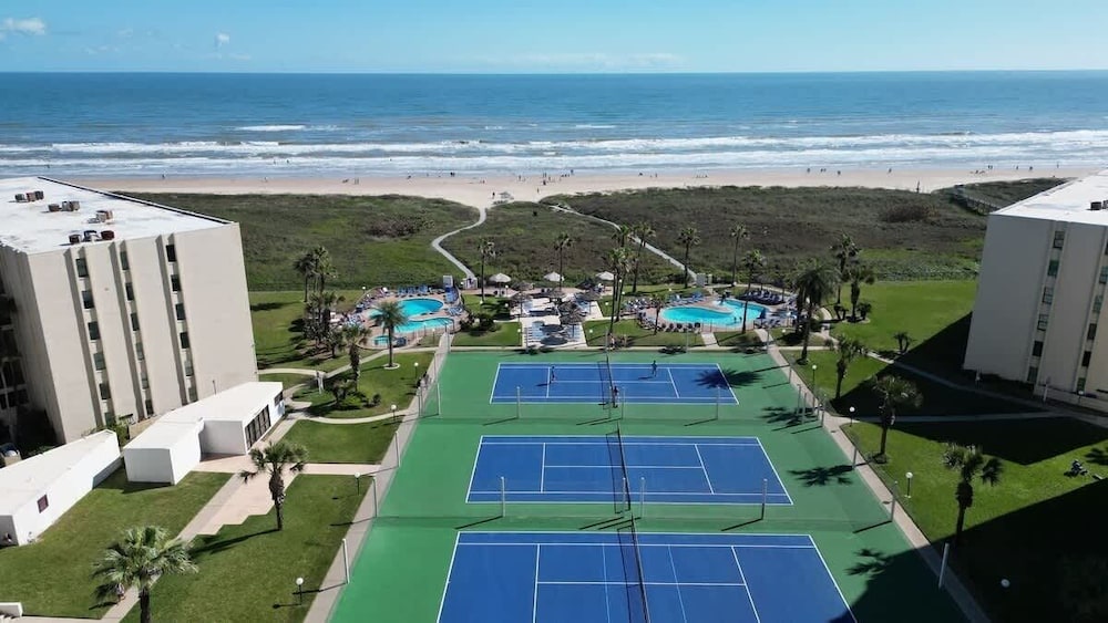 Saida Beachfront Luxe Condo Two Heated Pools 2 Bedroom Condo