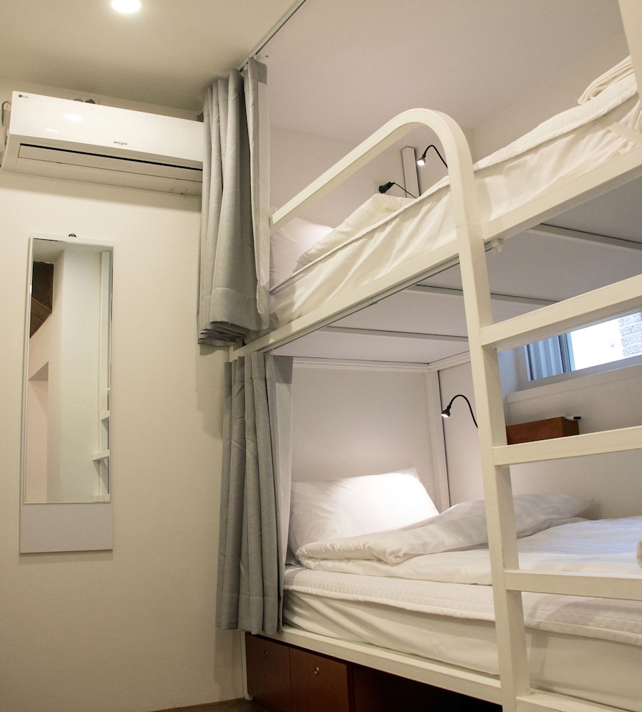Hi Jun Guesthouse