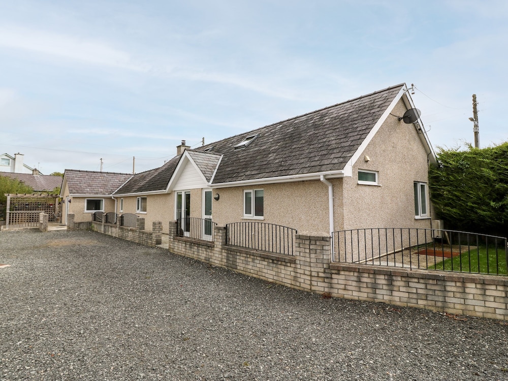Felin Cottage