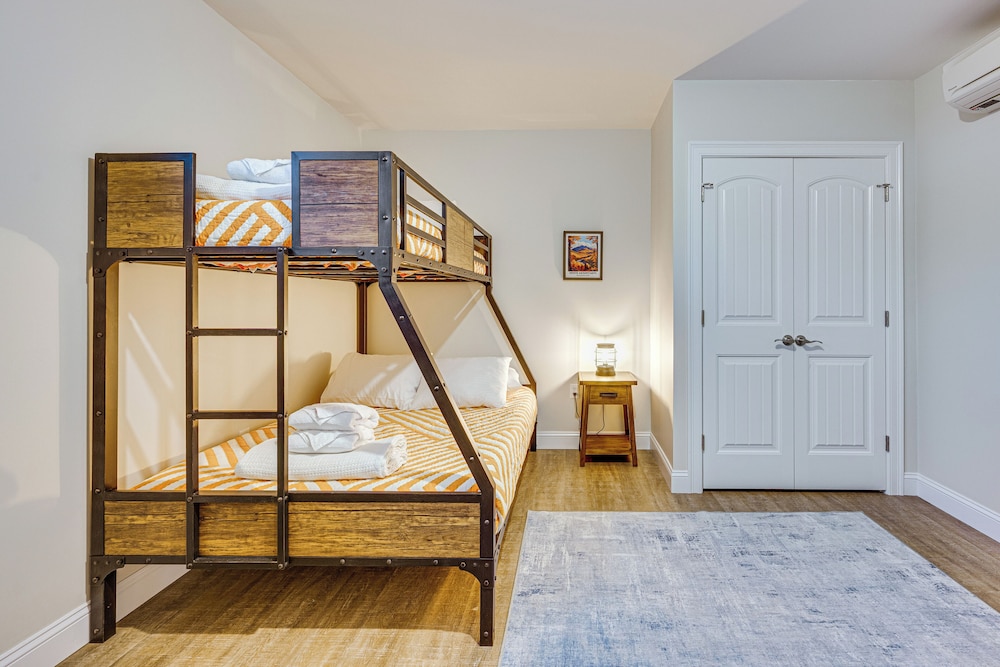 Ski-out Family Condo at Cranmore Mountain