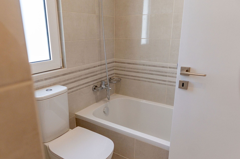 Phaedrus Living: Seaside Thalassa Cretan 103