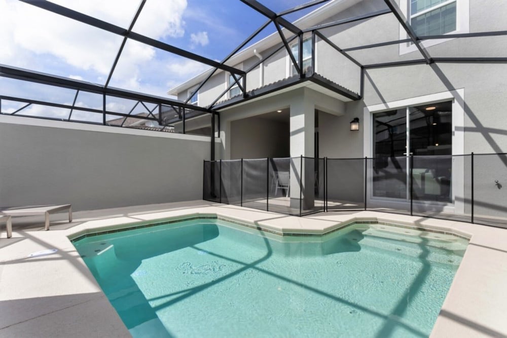 Rent a Luxury Townhome on Storey Lake Resort, Minutes From Disney, Orlando Townhome 3224 - Image 3