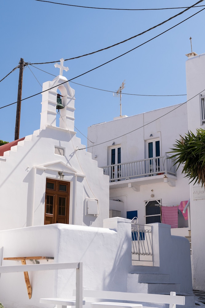 Hosting Moments Mykonos Town Apartment view 5