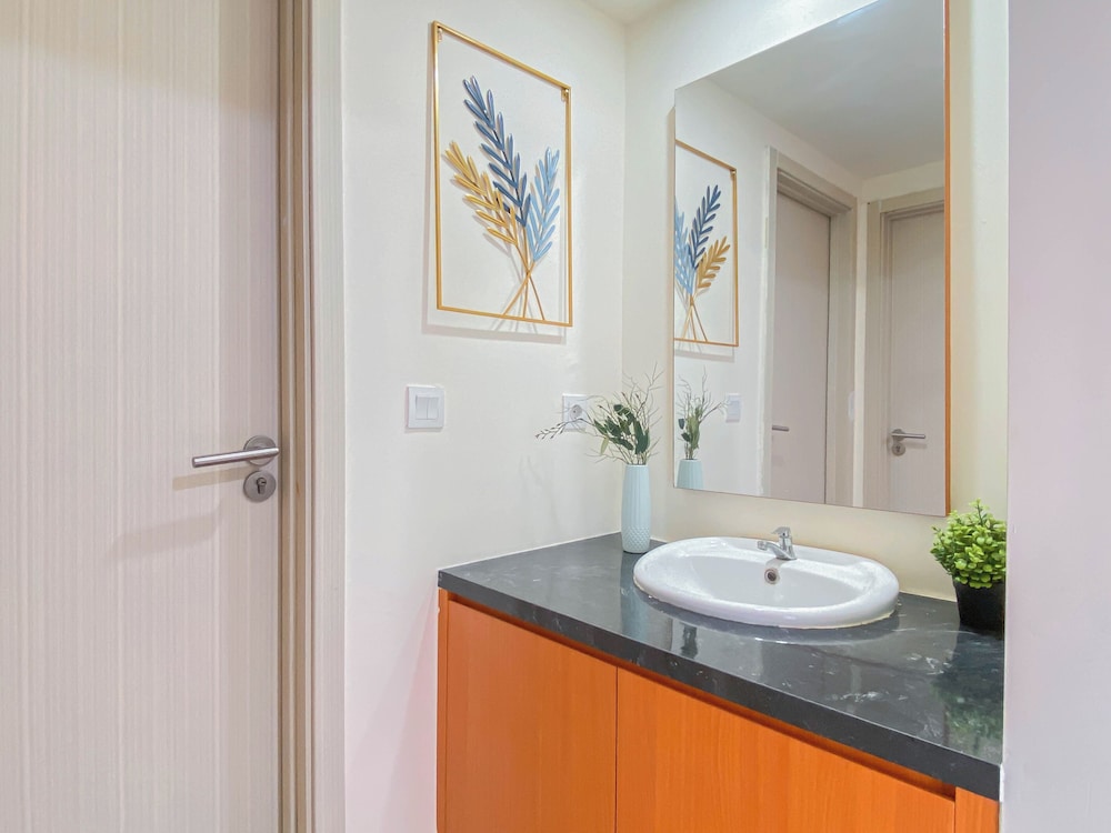 Comfort And Tidy 2Br With Extra Room Apartment Meikarta