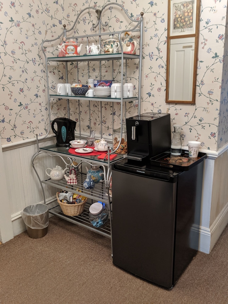 Benjamin Ellis House Bed & Breakfast