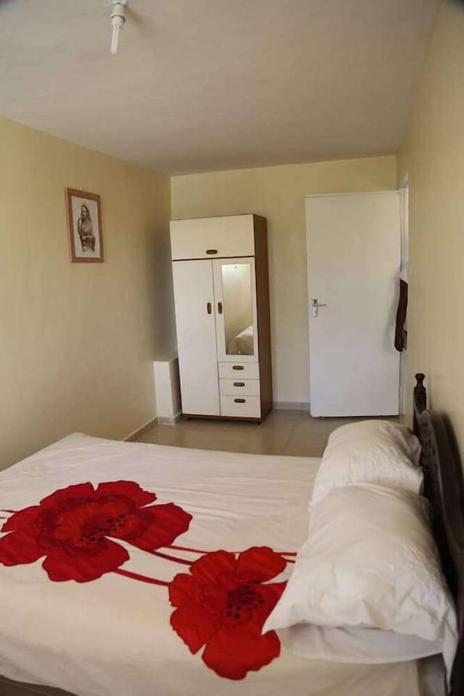 Simani Guest House