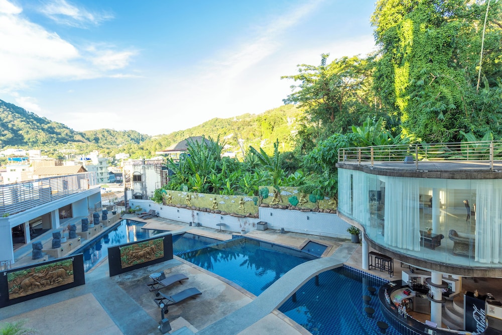 Heart of Patong Pool Beach Bangla C134