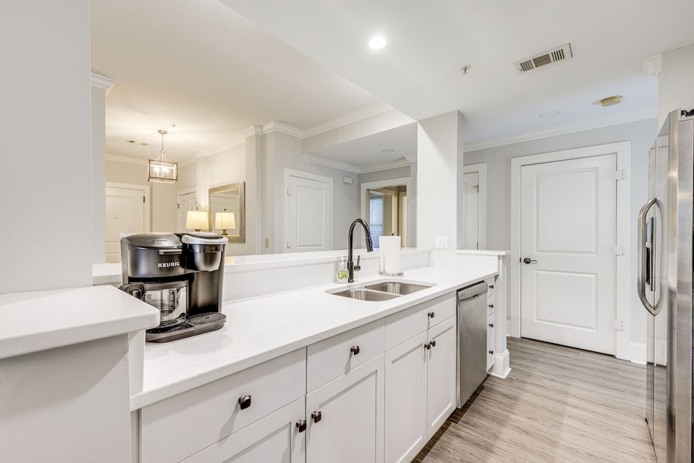 Chic Greensboro Condo w/ Lake Oconee Access!