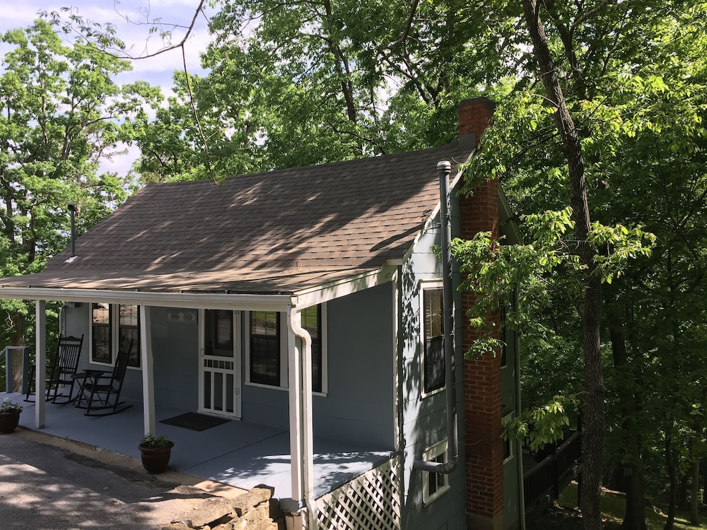 Lookout Cottages