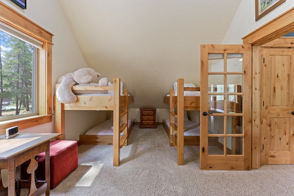 4 Red Fir 6 Bedroom Home