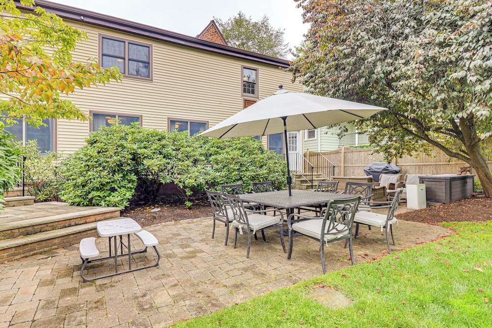Easy Train Access to Nyc! Elegant Family Retreat