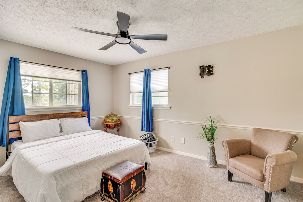 Private Pool & Yard: Family Retreat in Cape Coral