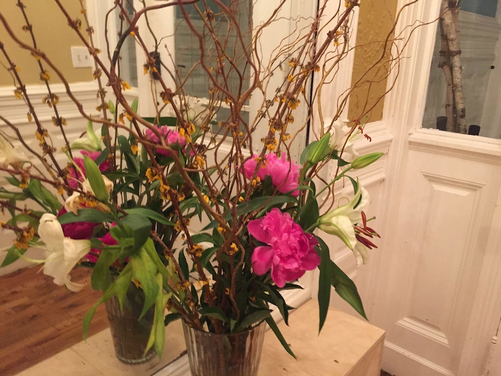 The Melva Inn - Harlem