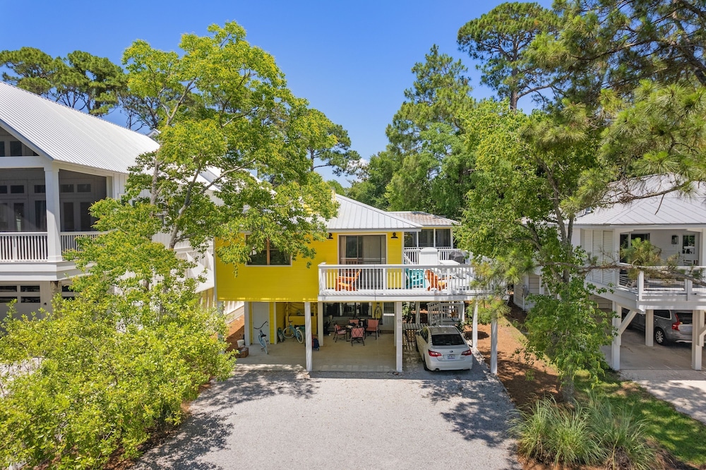 As You Like It by Avantstay Steps to Beach Bikes Sleeps 18