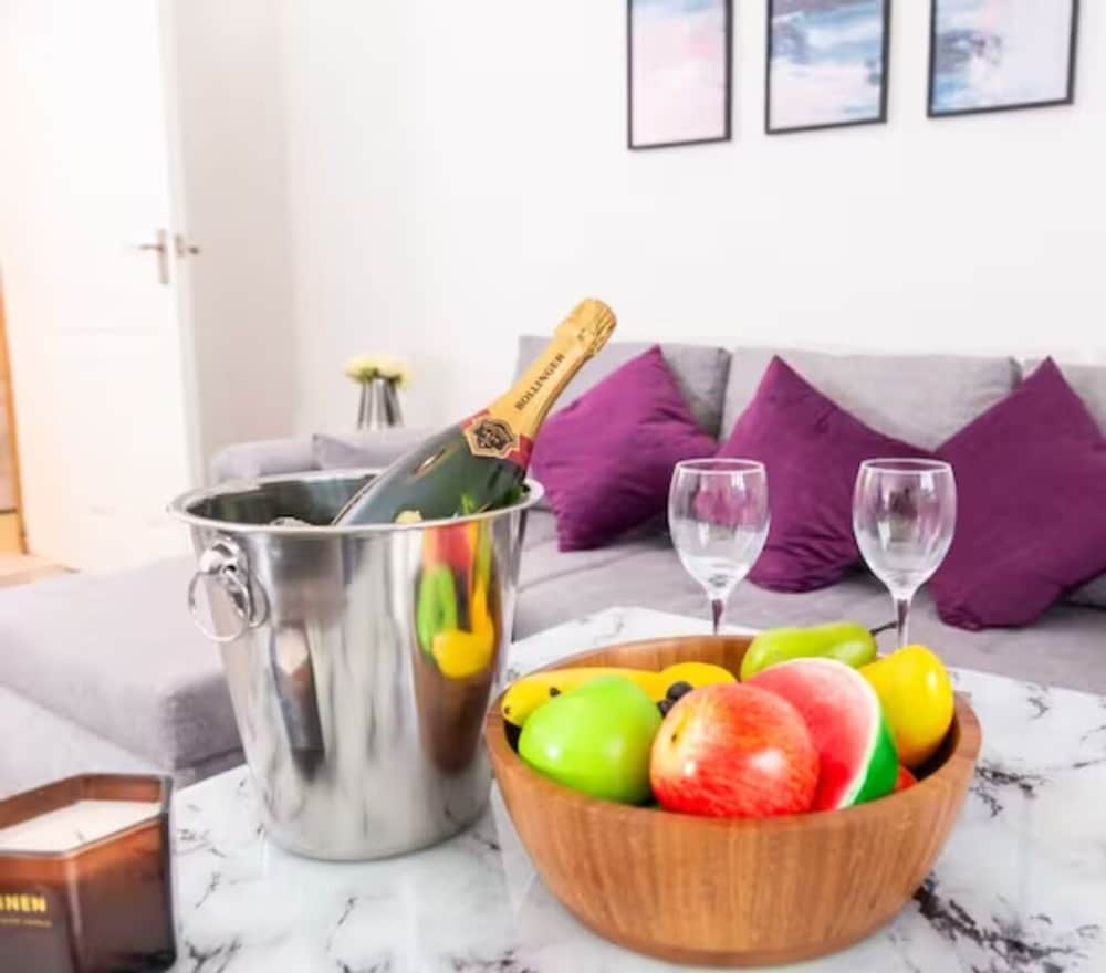 3-Bed Apartment Central London