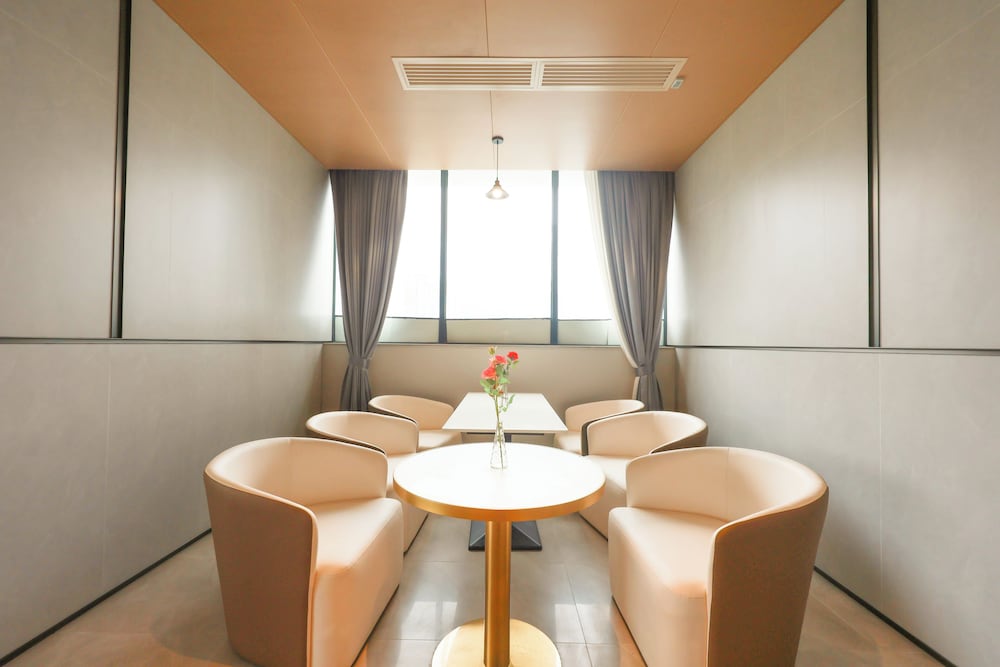 ECHIC Mercure (Guangzhou Baoneng Performing Arts Center Luogang Wanda Plaza)