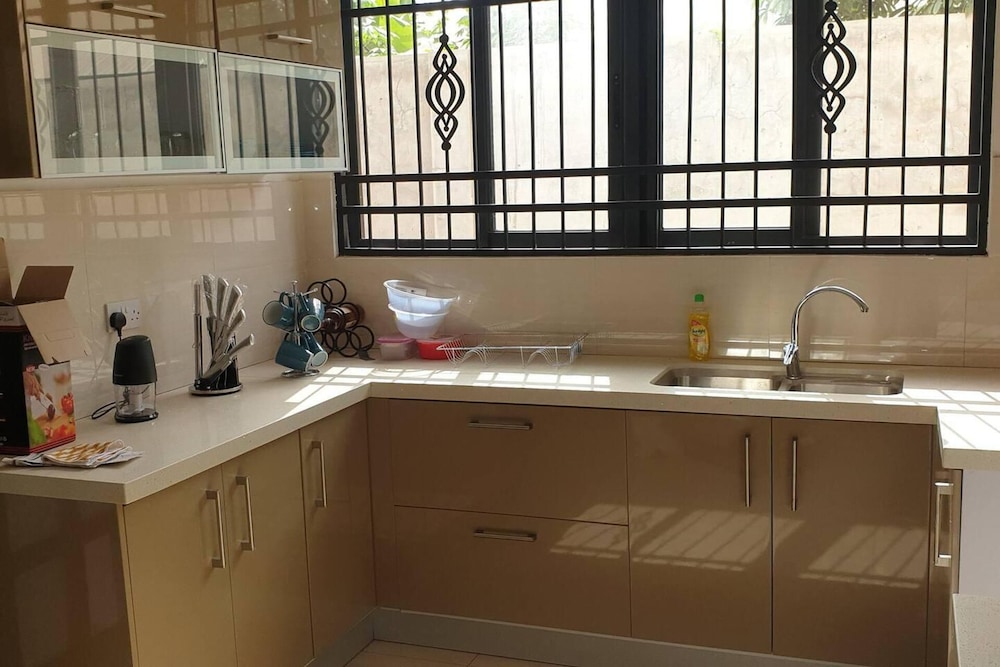 Luxuriously Finished 4-bed House in Tema Comm 25 view 5