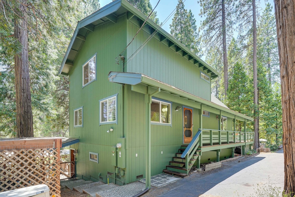Private Lake Access: Pet-friendly Home in Arnold!