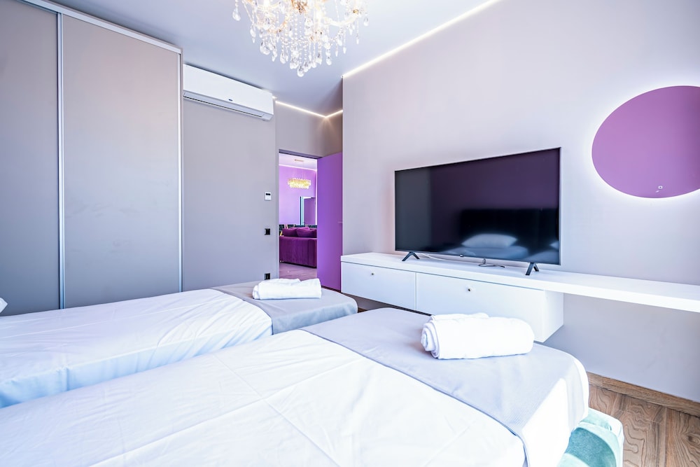 Continent Villas - Villa VIP