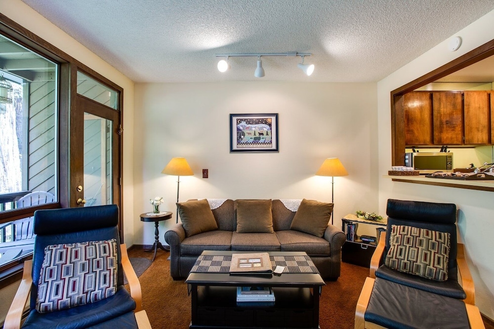 Glacier Mt Baker Lodging