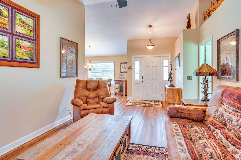 Welcoming Home w/ Yard on 20 Acres in High Springs