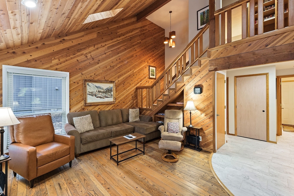 Sequoia 14 2 Bedroom Home