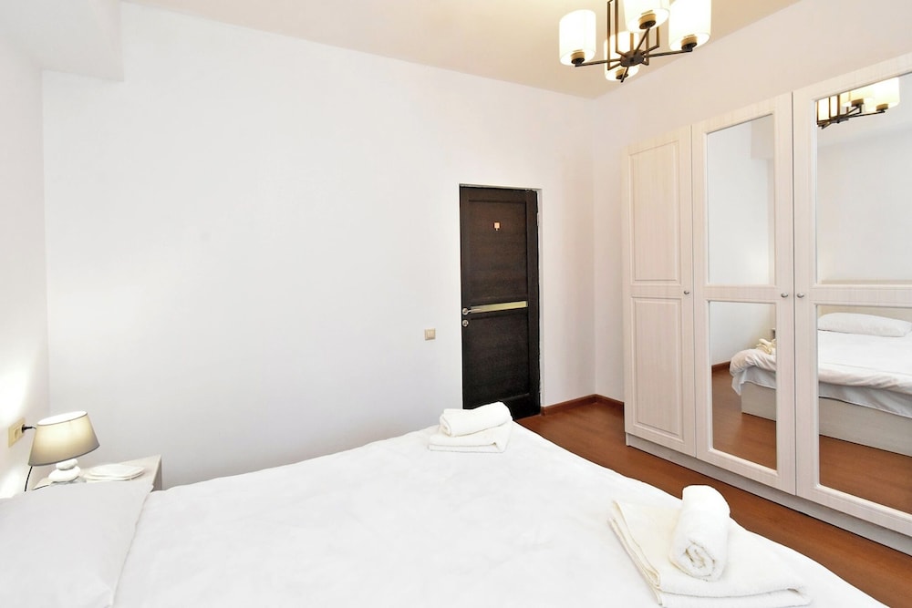 1bdr luxury apartment