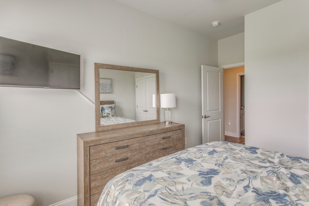Barefoot Resort Golf Getaway: Pool + Beach Shuttle