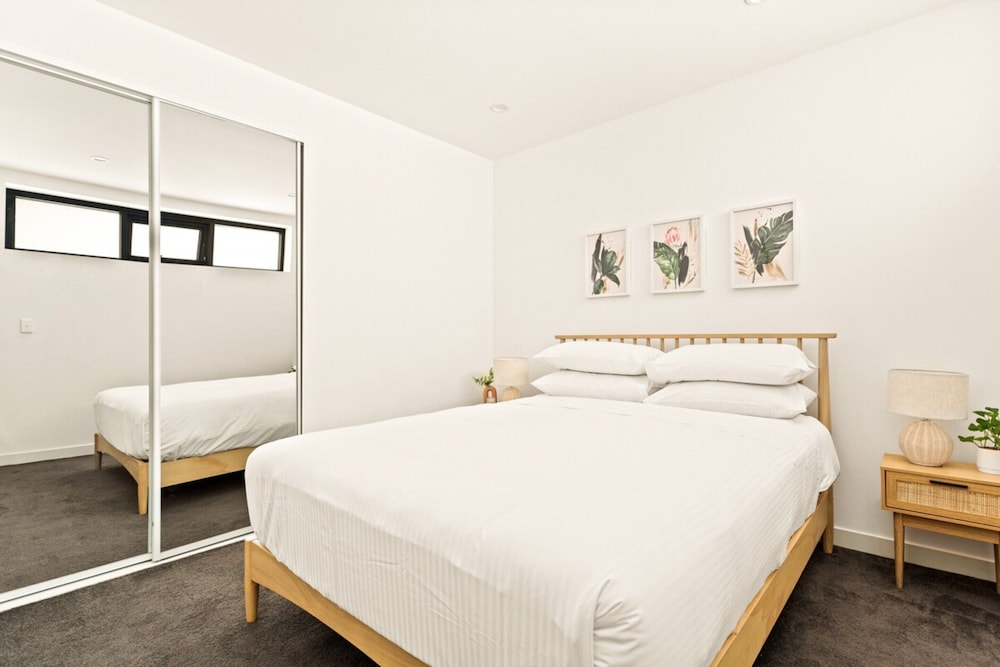 Coastal 2-bed Apartment Near Beach