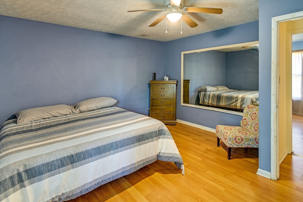 Fayetteville Vacations - Fayetteville Vacation Rental w/ Yard! - Property Image 23