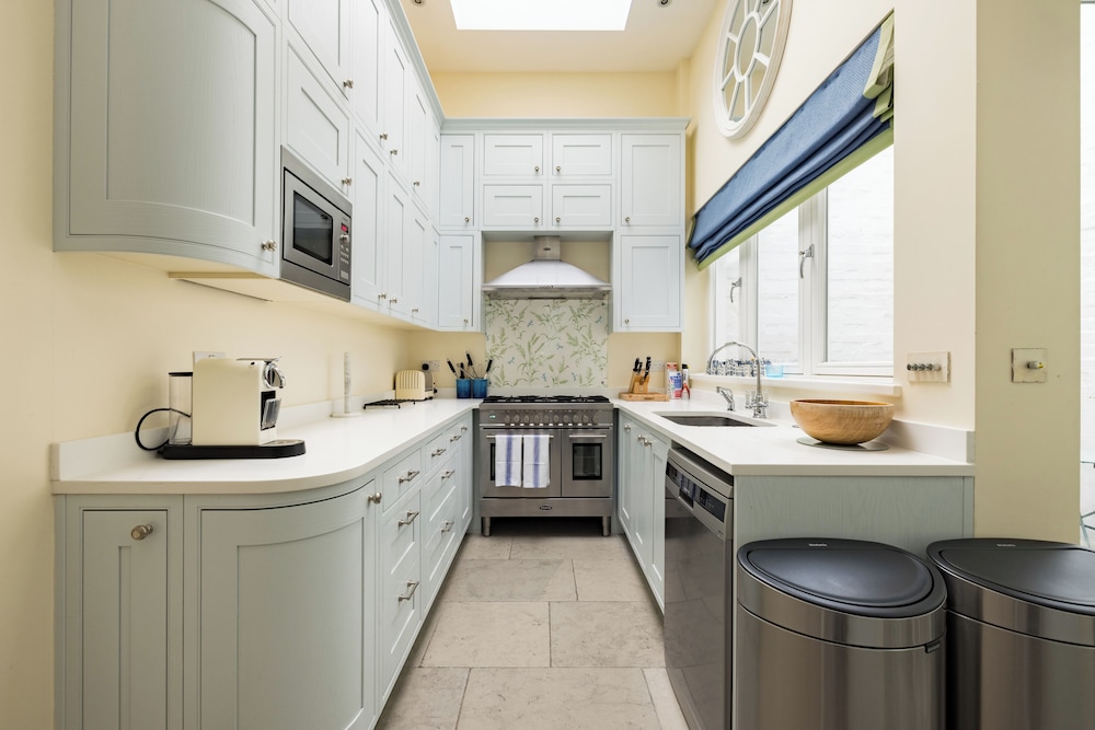 The Chelsea Abode - 4bdr Home With Terrace