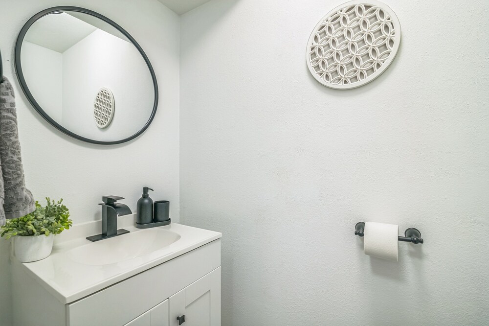 Be Our Guest - Cozy Townhome Near Downtown Ocala 2 Bedroom Townhouse