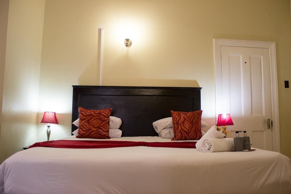 Maple's Guest House