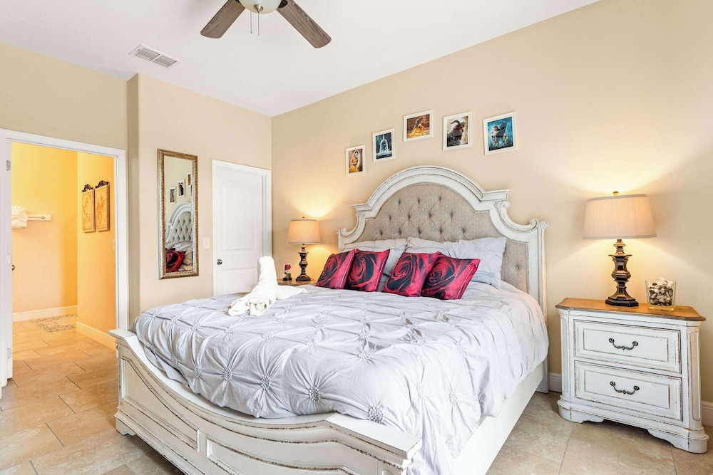 Solterra Bliss - Resort Stay for 13 w/ Pool, Hot Tub & Game Room