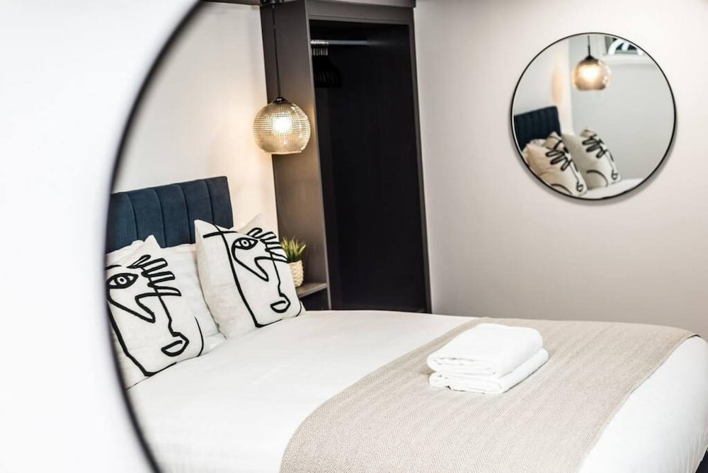 Host Apartments Seel St Townhouse Apt I