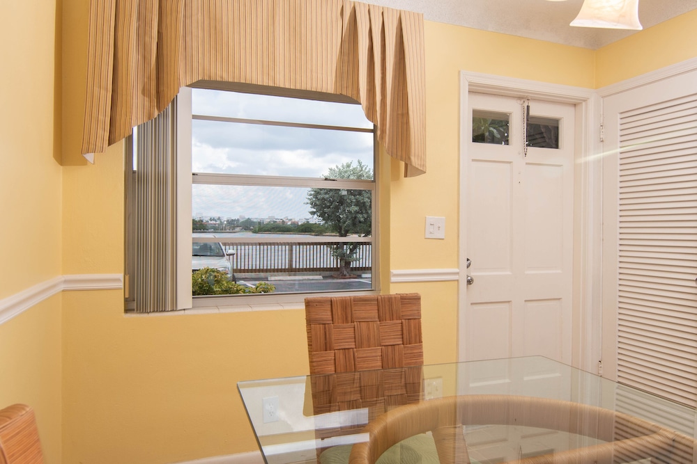 Palm Beach Waterfront Suites