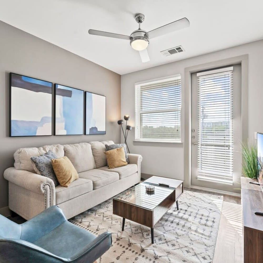 Cozy 1BR King Suite Close to Downtown w Fast Wifi - Image 5