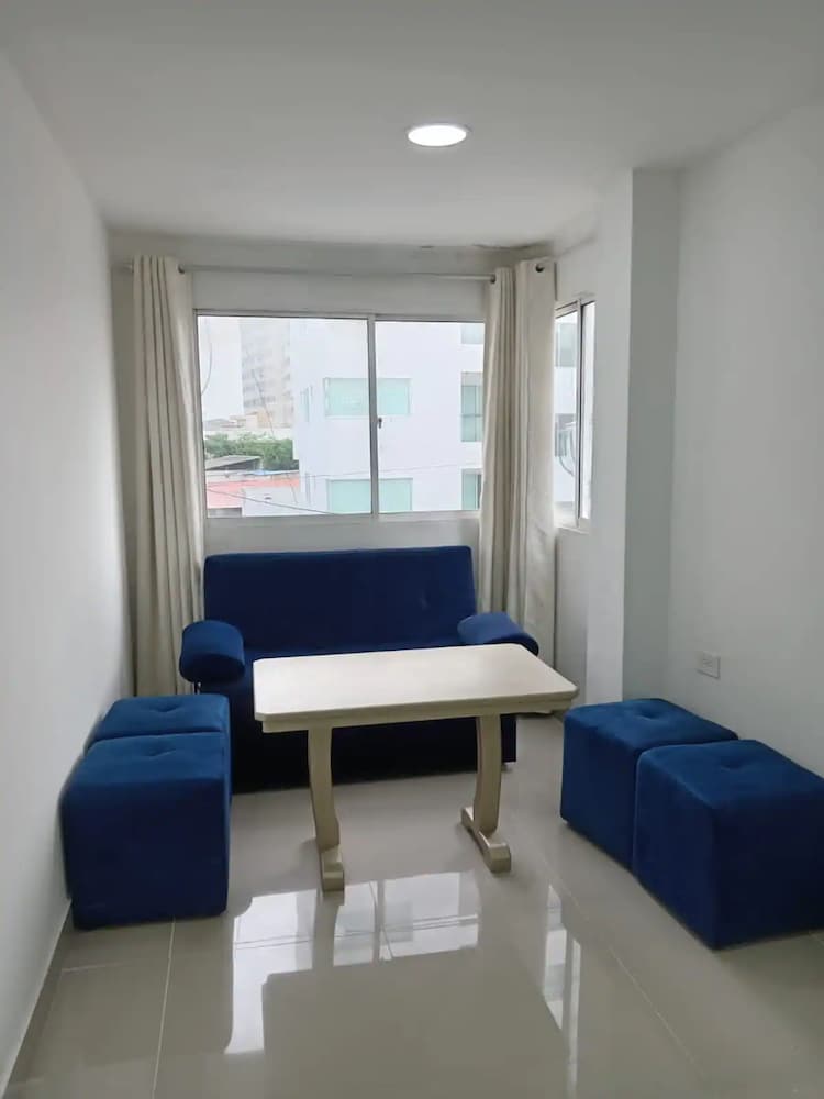 EM3-2G Apartamento de 4 hab Con AA WIFI