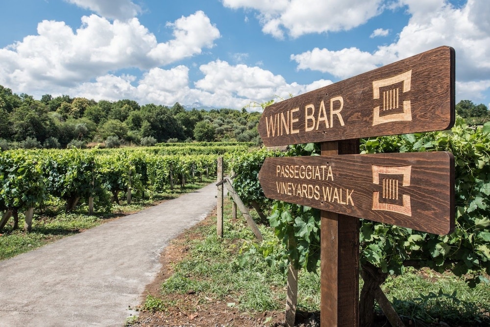Cavanera Etnea Resort & Wine Experience