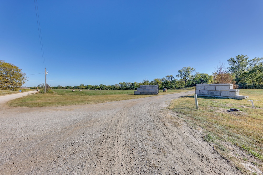 'the Vista' Retreat 30 Mi to Kansas City! - Property Image 9