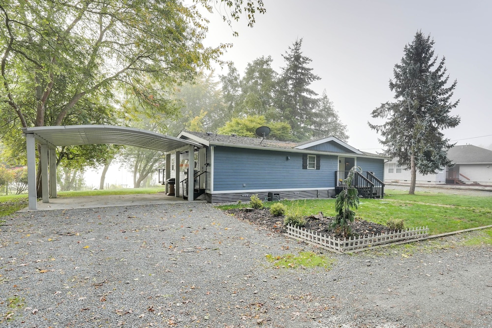 Lakefront Mount Vernon Home w/ Private Dock! view 2