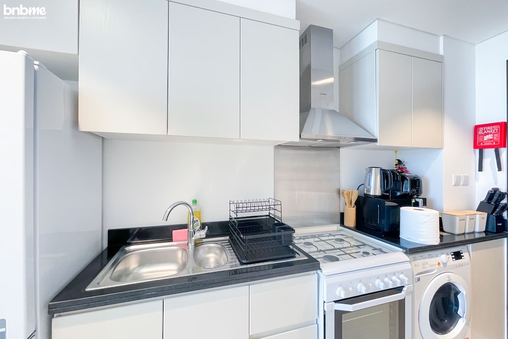 ST-Carson Tower B-2716 by bnbme homes
