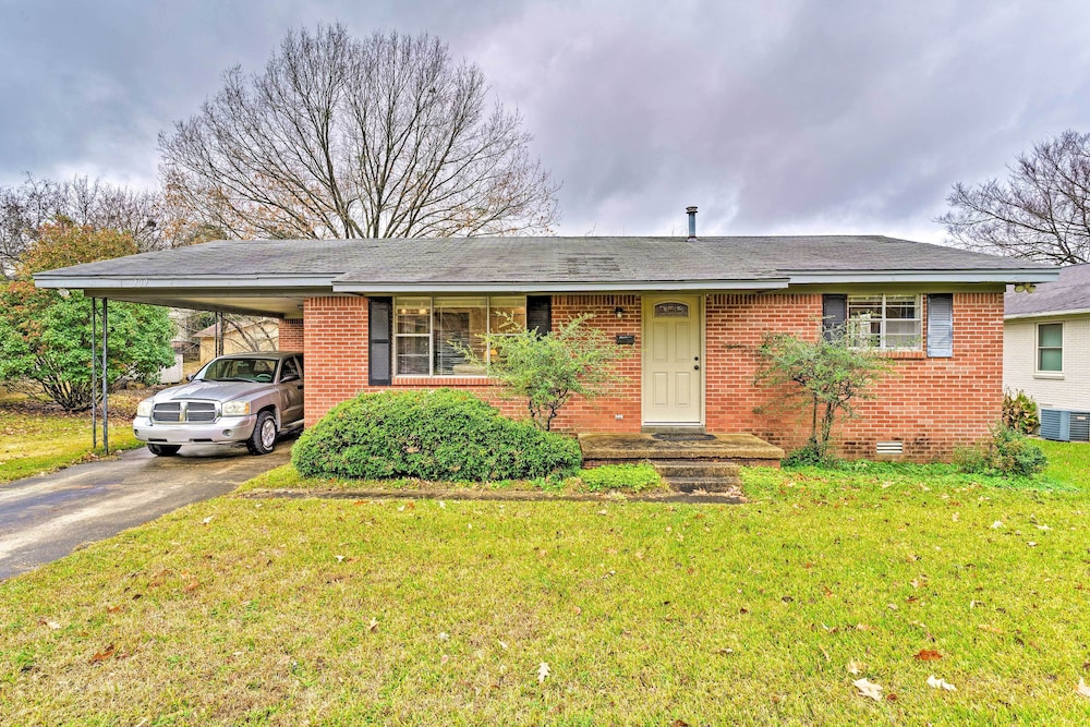 Batesville Vacations - Cozy Home w/ Grill: Walkable Oxford Location - Property Image 1
