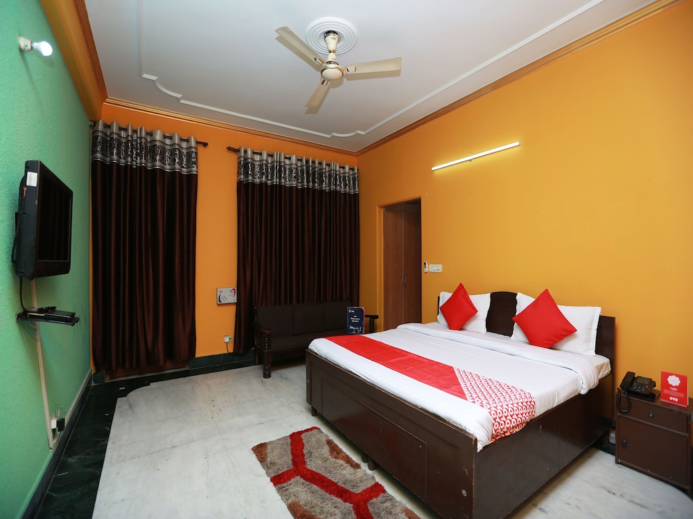 OYO 11752 Hotel Sun Palace Residency
