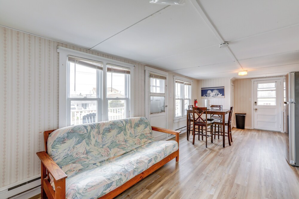 8 Mi Barnegat Lighthouse: Apt w/ Balcony!