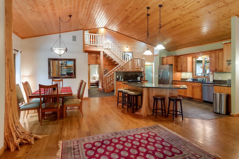 Boardman Monarch River HOT TUB Fireplace