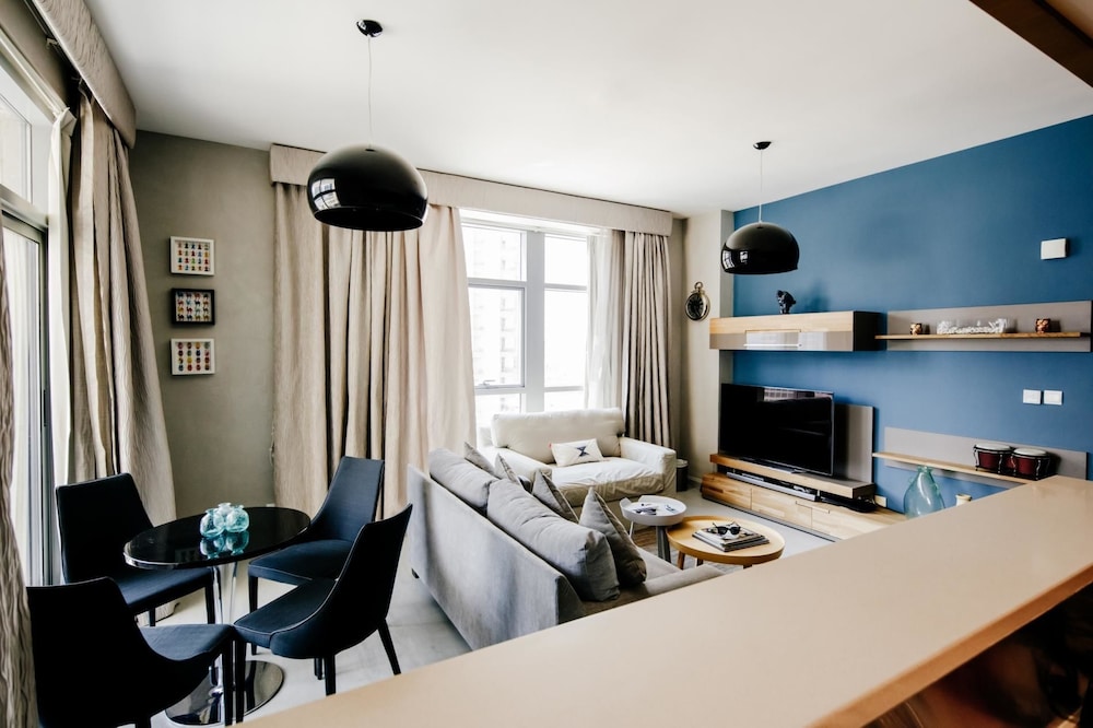 FantaStay Claren Tower 1