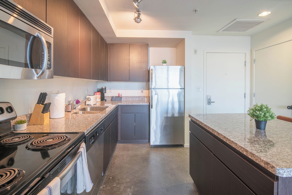 ROVE LIVING/KL - Roosevelt Point